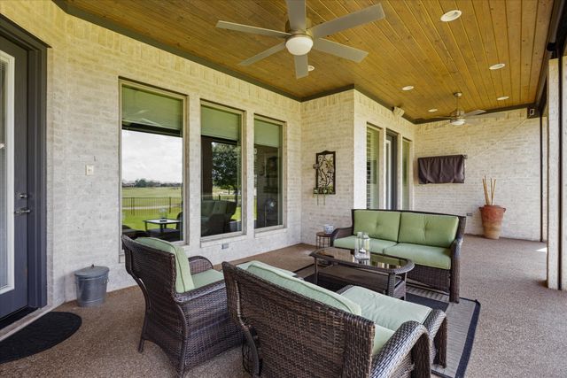 2603 Waters Edge Drive, Granbury, TX 76048