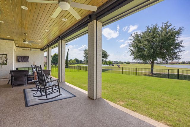 2603 Waters Edge Drive, Granbury, TX 76048