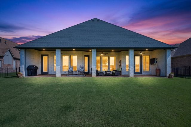 2603 Waters Edge Drive, Granbury, TX 76048