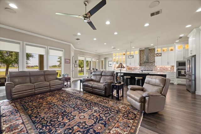 2603 Waters Edge Drive, Granbury, TX 76048