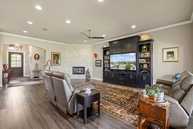 2603 Waters Edge Drive, Granbury, TX 76048