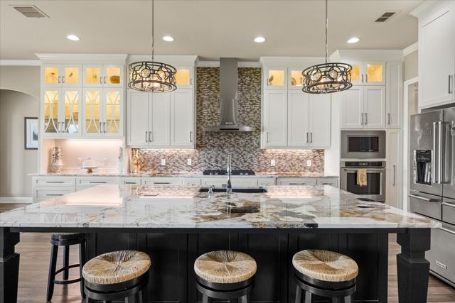 2603 Waters Edge Drive, Granbury, TX 76048