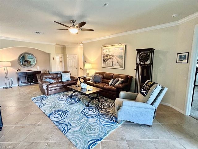9511 Napoli LN 202, Naples, FL 34113