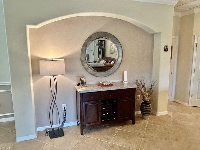 9511 Napoli LN 202, Naples, FL 34113