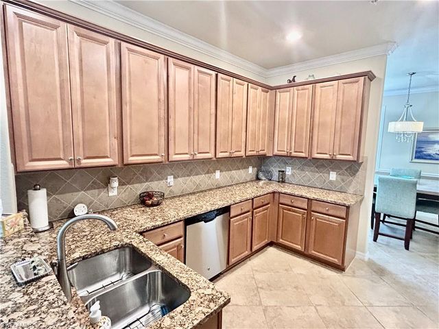 9511 Napoli LN 202, Naples, FL 34113