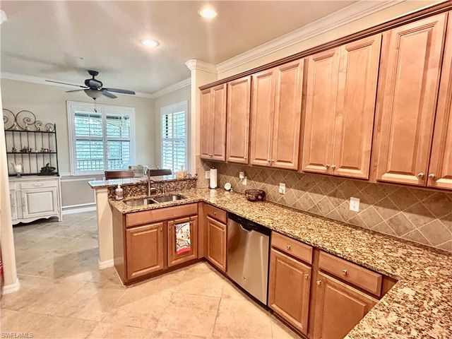 9511 Napoli LN 202, Naples, FL 34113