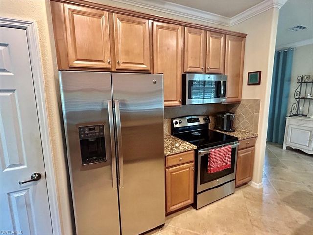 9511 Napoli LN 202, Naples, FL 34113