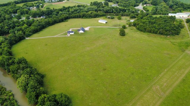 210 Wheel Rd, Shelbyville, TN 37160