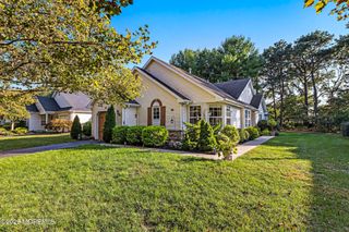 14 Skylark Lane, Lakewood, NJ 08701