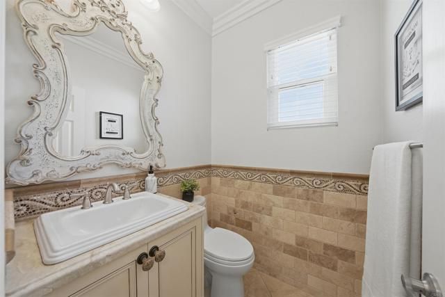 827 Via Barquero, San Marcos, CA 92069