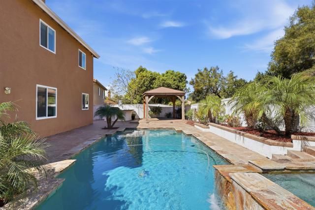 827 Via Barquero, San Marcos, CA 92069