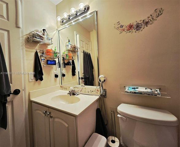 14070 S Forest Oak Cir, Davie, FL 33325