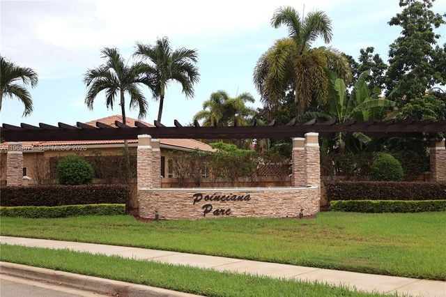 14070 S Forest Oak Cir, Davie, FL 33325