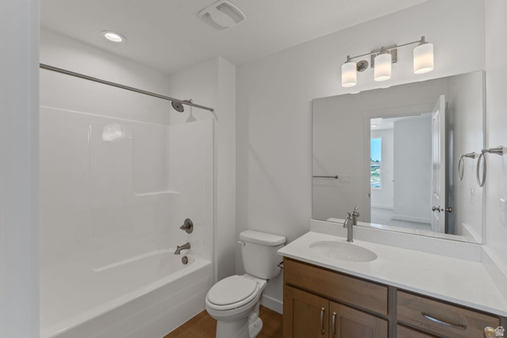 Image 20 of property listing at 1566 N 1875 W #243, Layton, UT 84041