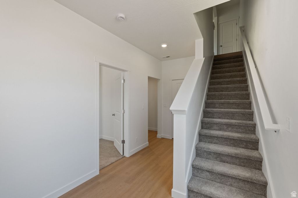 Image 8 of property listing at 1566 N 1875 W #243, Layton, UT 84041