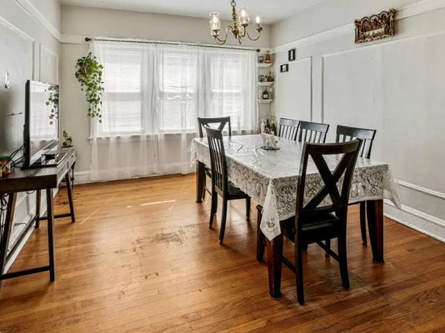 2700 W Albion Avenue 2, Chicago, IL 60645