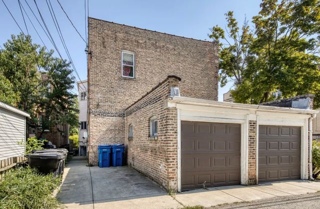 2700 W Albion Avenue 2, Chicago, IL 60645