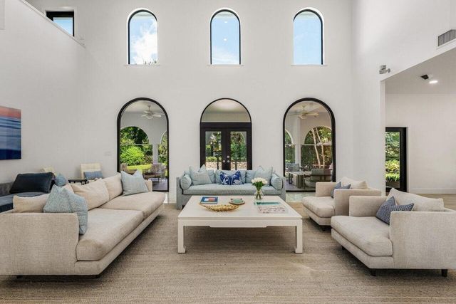 18385 SE Village Circle, Jupiter, FL 33469