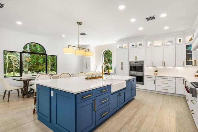 18385 SE Village Circle, Jupiter, FL 33469