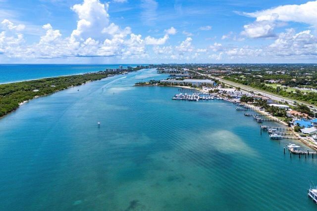 18385 SE Village Circle, Jupiter, FL 33469