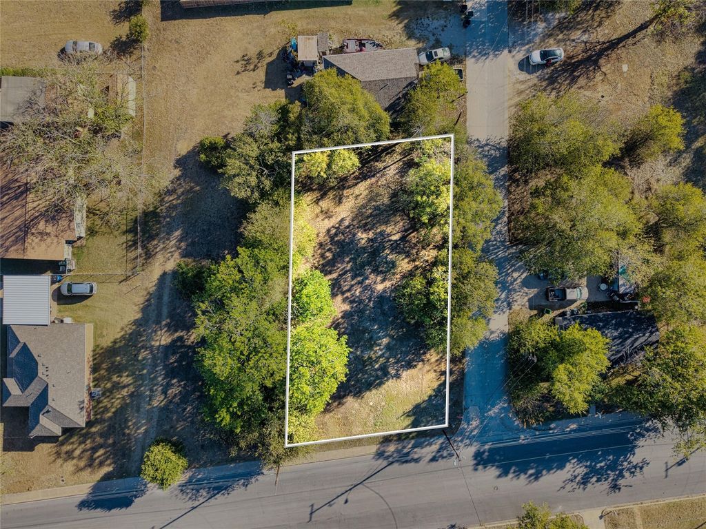 100 Cook Street, Waxahachie, TX 75165