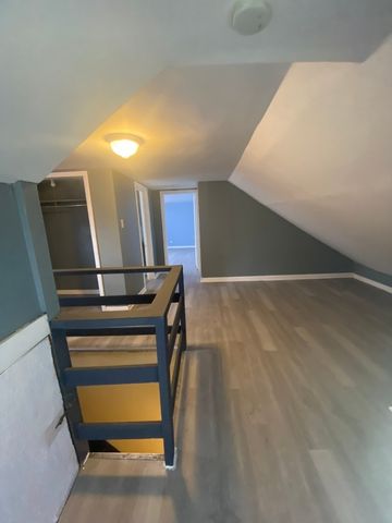 2053 W 70th Street, Chicago, IL 60636