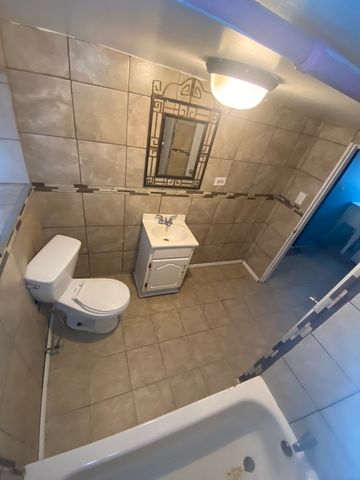 2053 W 70th Street, Chicago, IL 60636