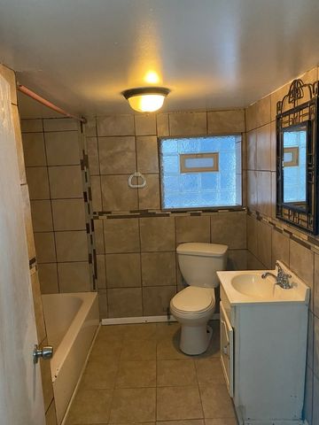 2053 W 70th Street, Chicago, IL 60636