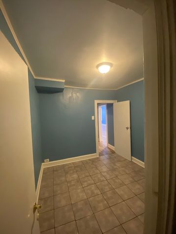 2053 W 70th Street, Chicago, IL 60636