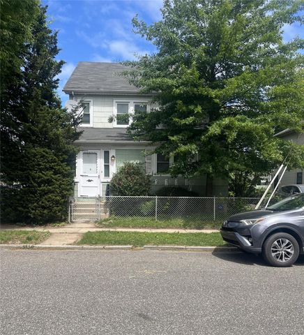 6 S 12th Street, New Hyde Park, NY 11040