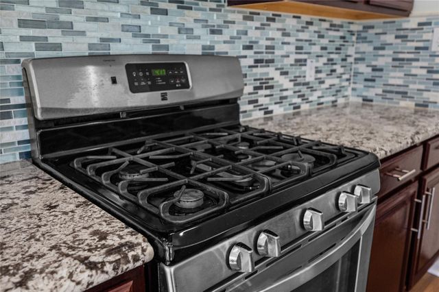 1907 Heather Cove Court, Houston, TX 77062