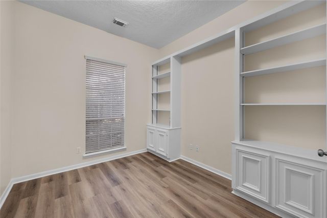 1907 Heather Cove Court, Houston, TX 77062