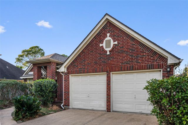 1907 Heather Cove Court, Houston, TX 77062