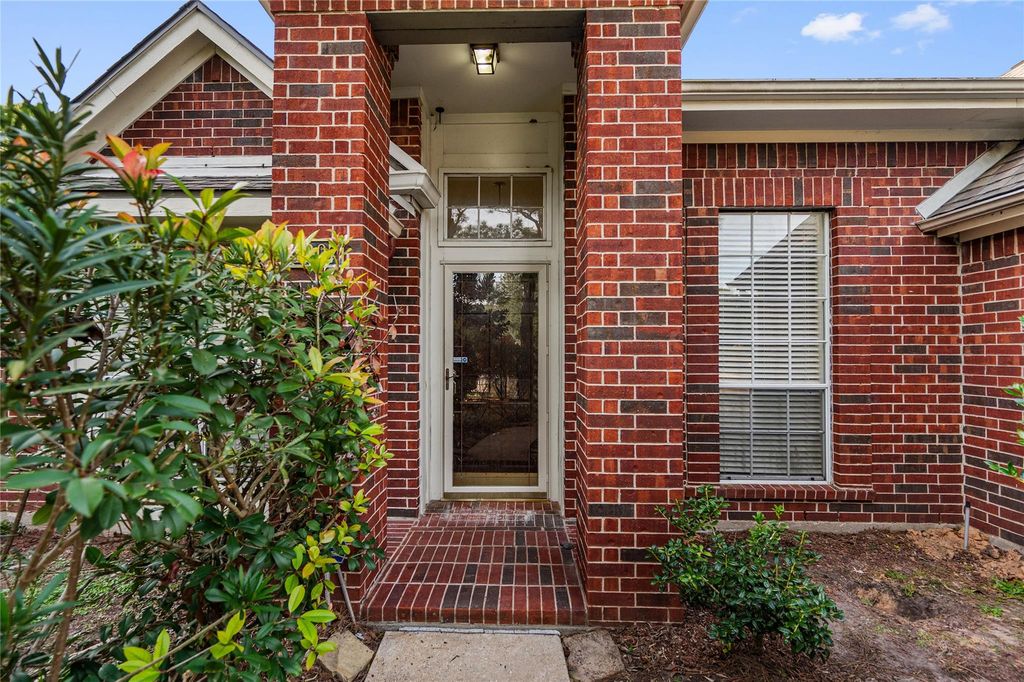 1907 Heather Cove Court, Houston, TX 77062