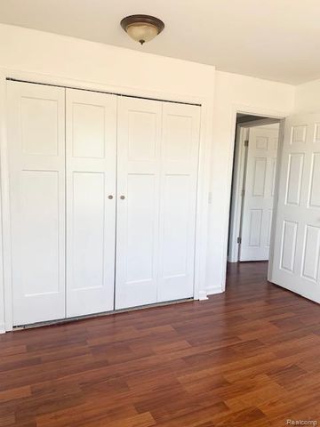 311 W Highland Road 5, Howell, MI 48843