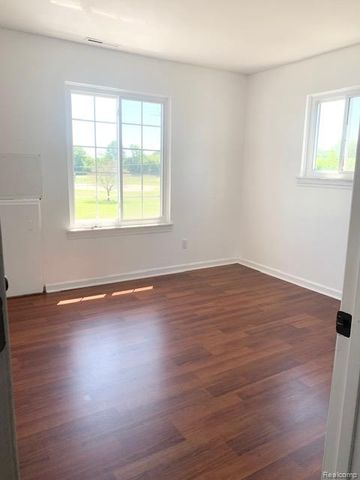 311 W Highland Road 5, Howell, MI 48843