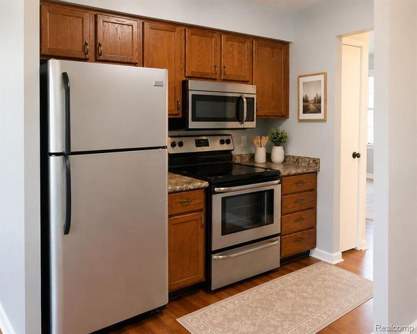 311 W Highland Road 5, Howell, MI 48843