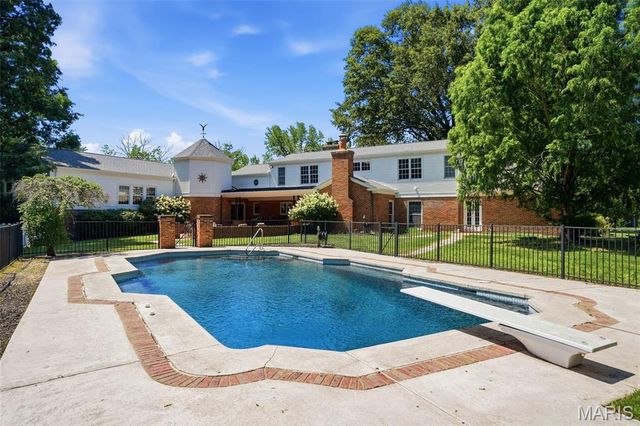 12 Rolling Rock Lane, Ladue, MO 63124