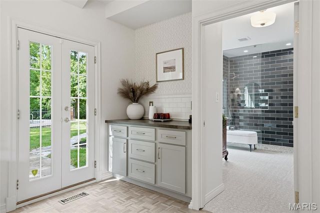 12 Rolling Rock Lane, Ladue, MO 63124