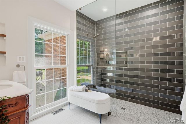 12 Rolling Rock Lane, Ladue, MO 63124