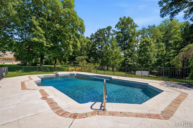 12 Rolling Rock Lane, Ladue, MO 63124