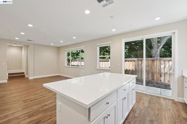122 Creek View Cir, Fairfield, CA 94533