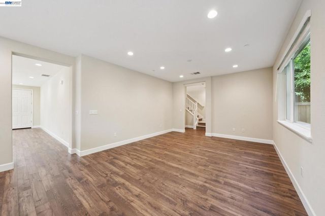 122 Creek View Cir, Fairfield, CA 94533
