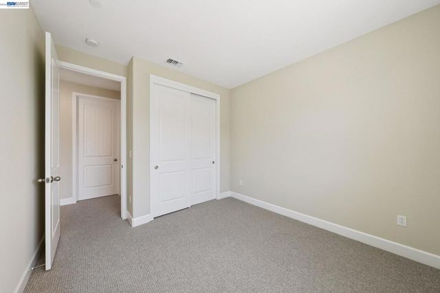 122 Creek View Cir, Fairfield, CA 94533
