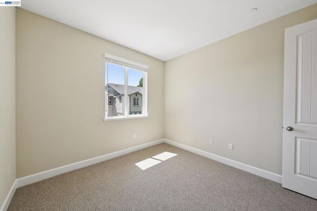 122 Creek View Cir, Fairfield, CA 94533