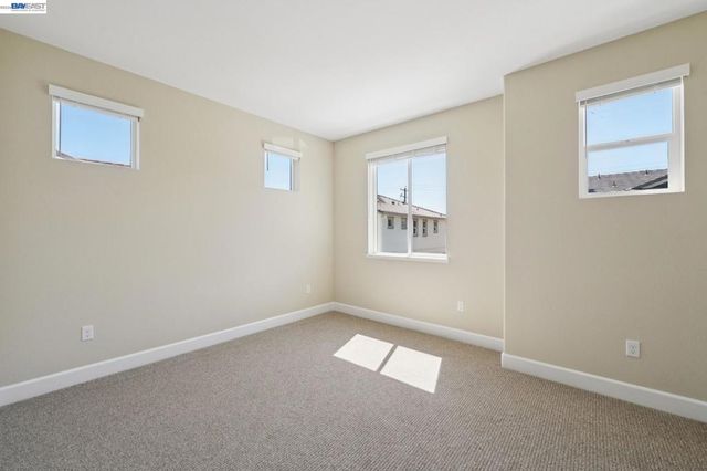 122 Creek View Cir, Fairfield, CA 94533