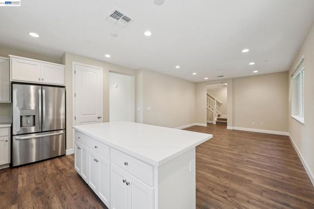 122 Creek View Cir, Fairfield, CA 94533