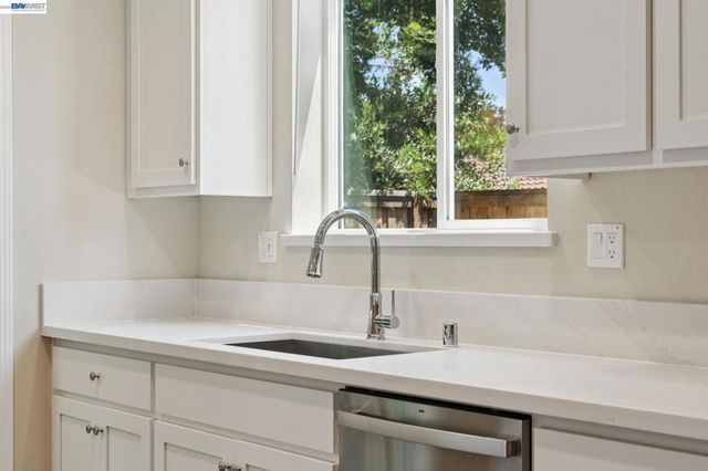 122 Creek View Cir, Fairfield, CA 94533