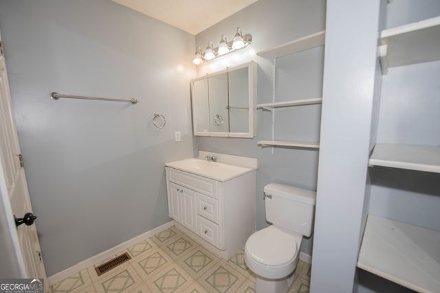 104 Alton Woods Drive, Warner Robins, GA 31088