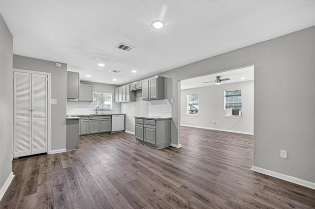 3408 Palm Avenue, Texas City, TX 77590